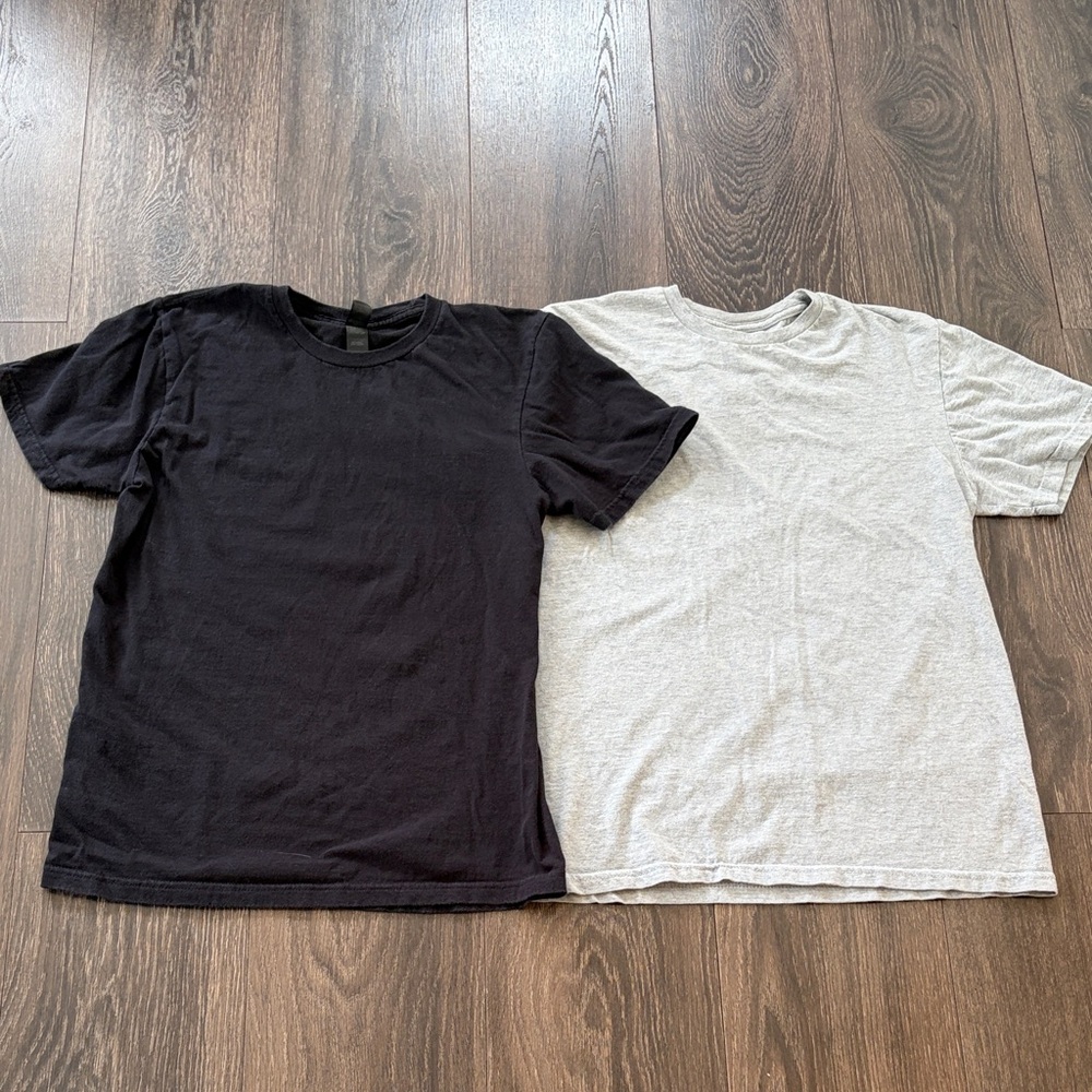 Gildan Softstyle Men's Black and Gray T-Shirt Set